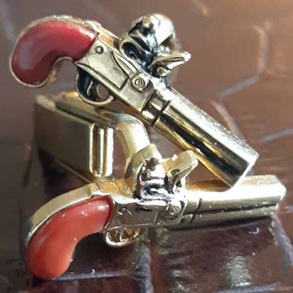 1960s Flintlock Dueling Pistols Gold Tone Vintage Cuff Links w/Orange - Picture 1 of 8